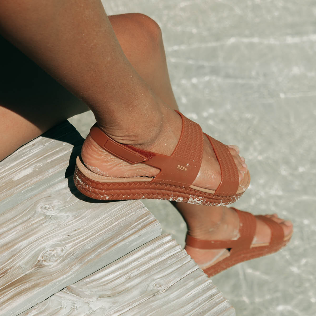 CJ0135_WATERVISTA_BRUNETTE_2.jpg