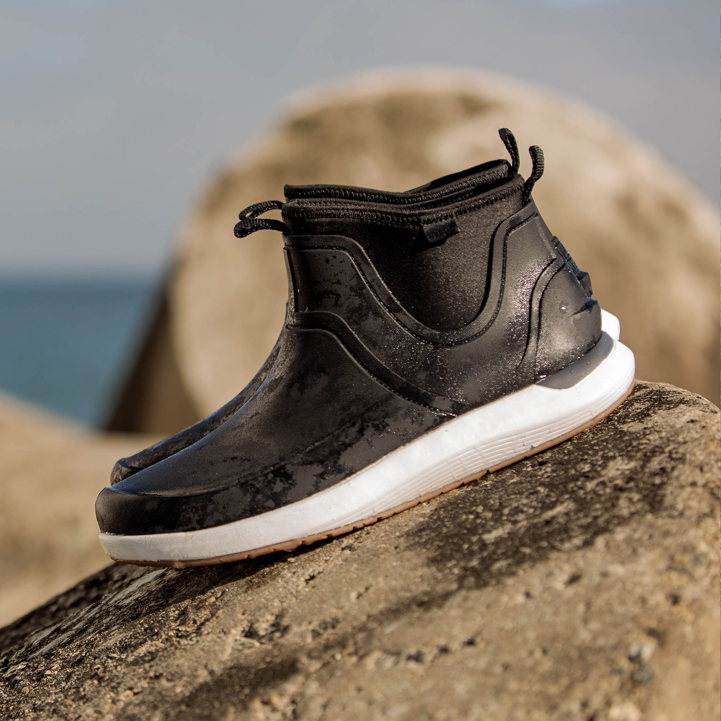 CJ5125_SWELLSOLE_SCALLYWAG_BLACK3.jpg