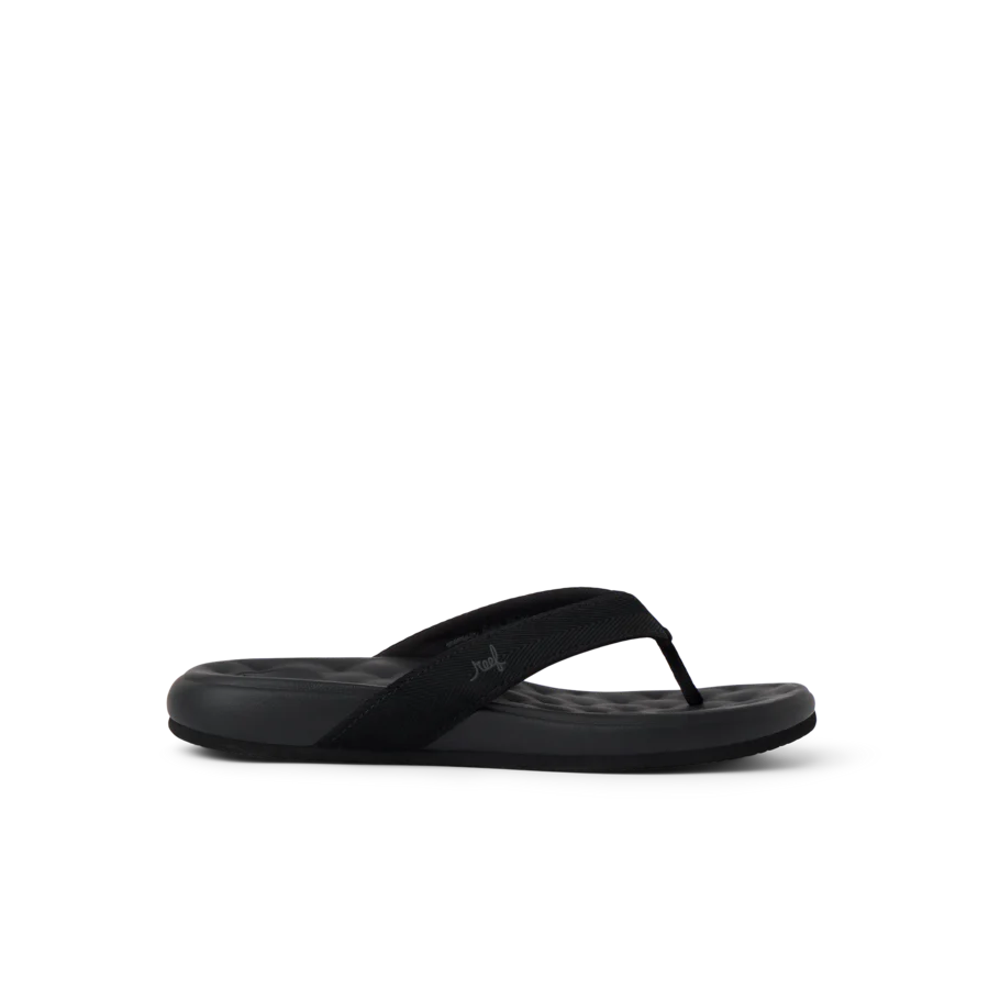 CJ5416_CUSHION_HARMONY_BLACK_RS_SHADOW-900x900-c4cc11b.webp