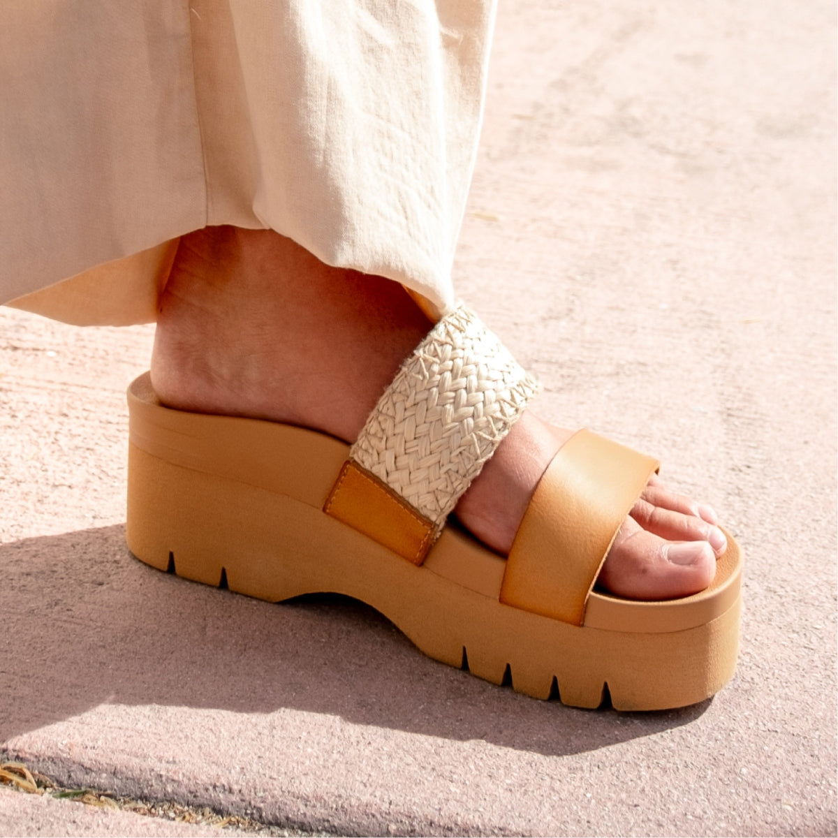 CJ5800_Vista_Higher_Natural_Raffia_abovethefold.jpg