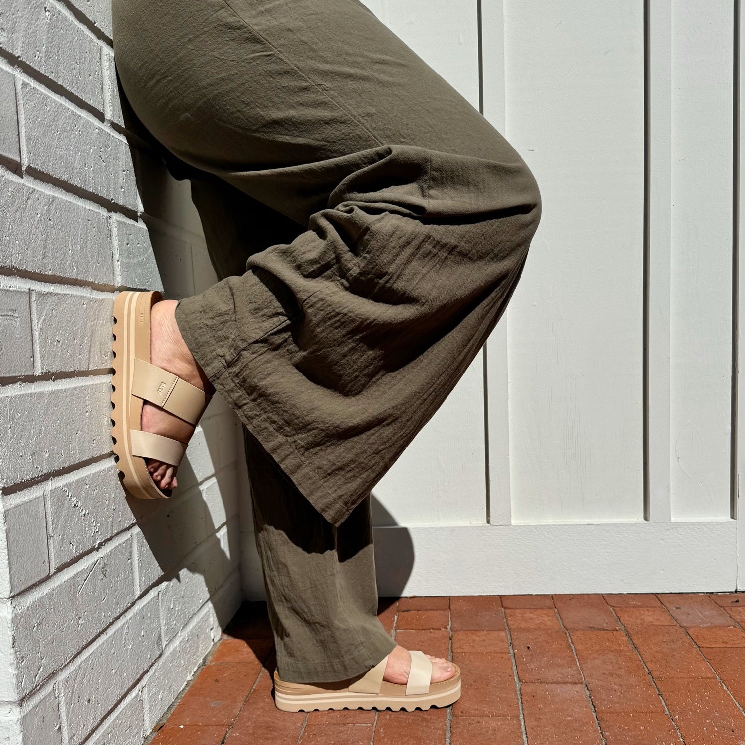CJ6061_CushionVistaHi_OasisDuo_TiffaniCarter_10.jpg