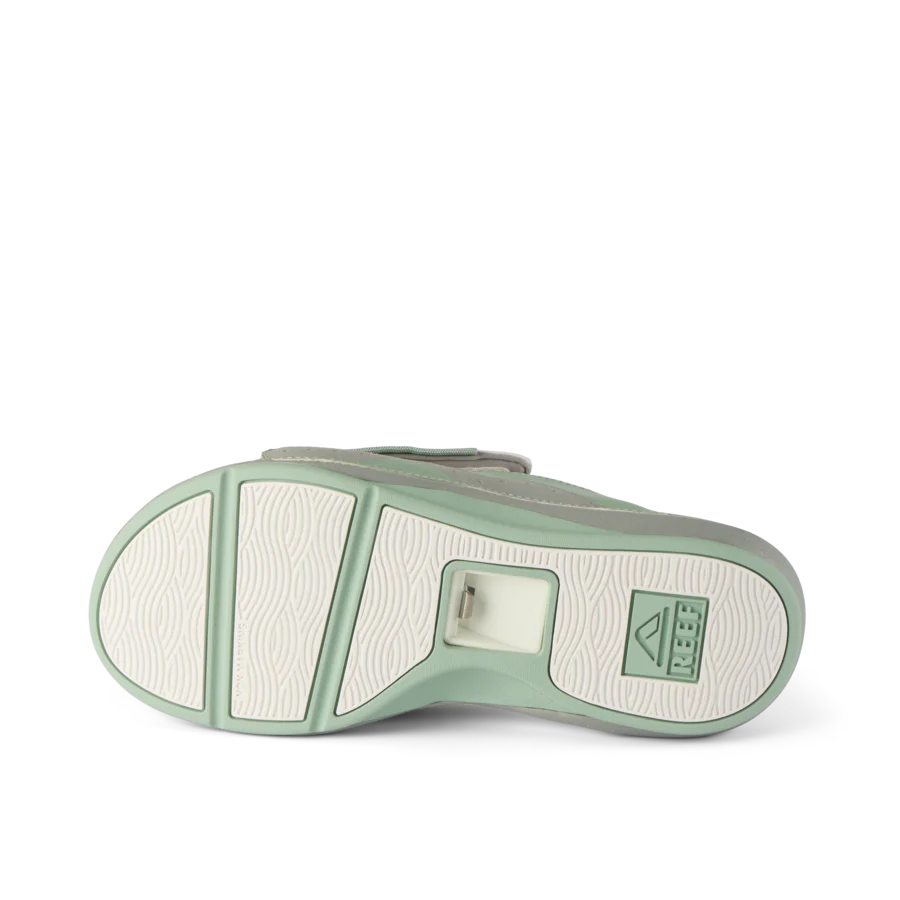 CJ6222_CRUISER_SLIDE_GREY_GREEN_O_shadow-900x900-c4cc11b.webp