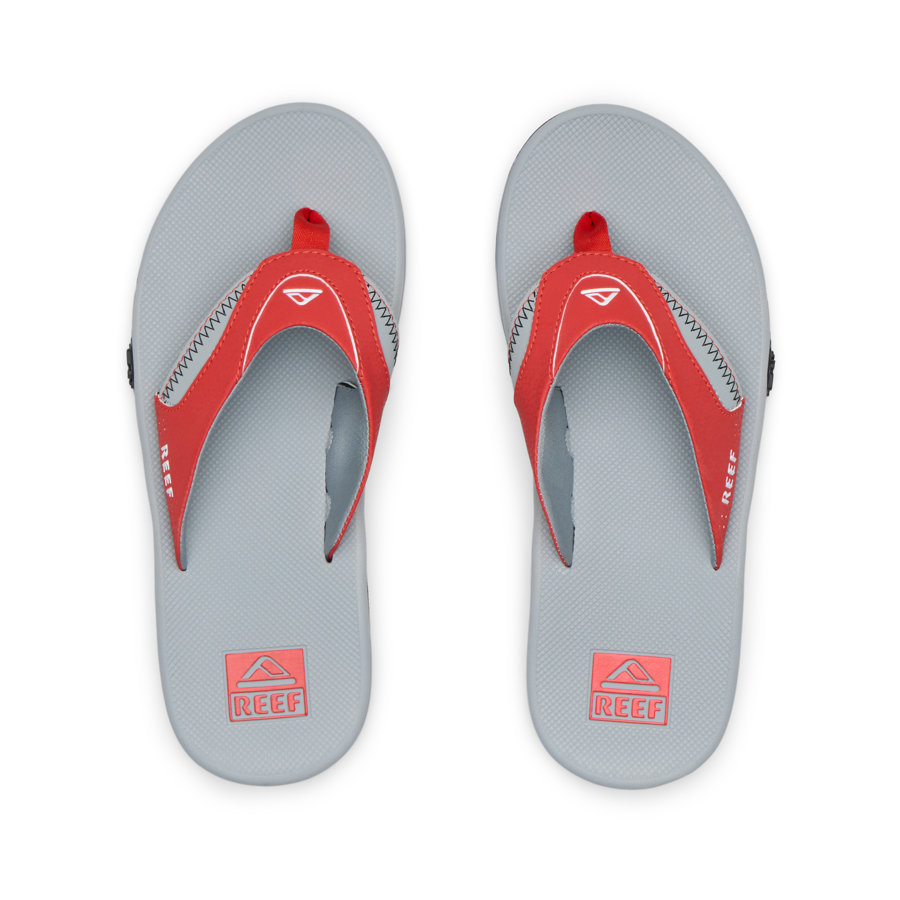 CJ6406_FANNING_PREGAME_RED_GREY_T_SHADOW-900x900-c4cc11b.png