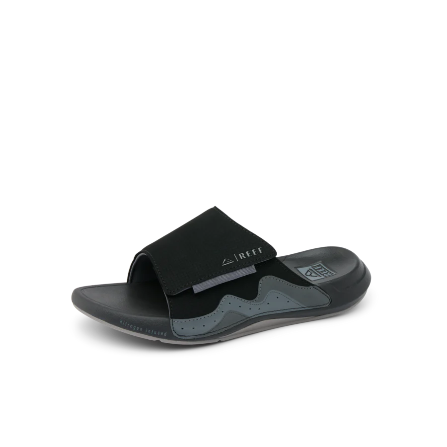 CJ6615_CRUISER_SLIDE_BLACK_GREY_LS_shadow-900x900-c4cc11b.webp