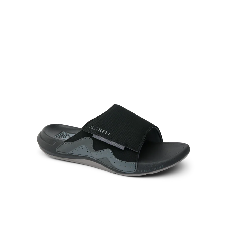 CJ6615_CRUISER_SLIDE_BLACK_GREY_MAIN_shadow-900x900-c4cc11b.webp