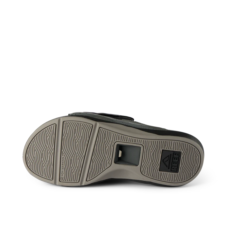 CJ6615_CRUISER_SLIDE_BLACK_GREY_O_shadow-900x900-c4cc11b.webp