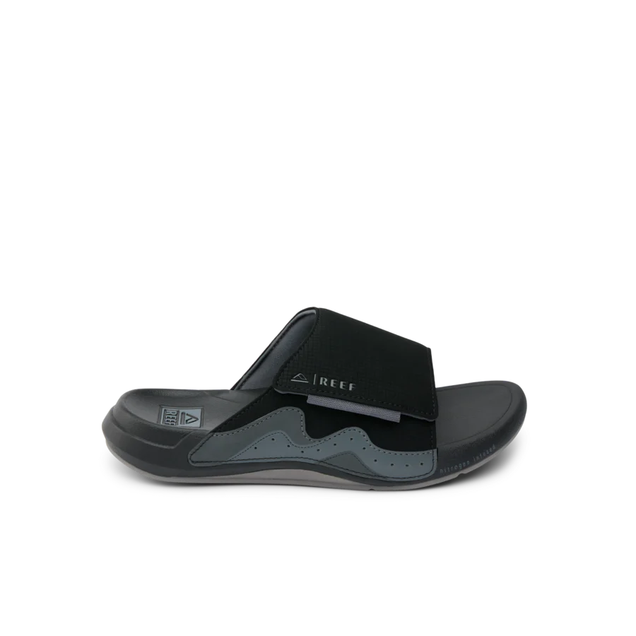 CJ6615_CRUISER_SLIDE_BLACK_GREY_RS_shadow-900x900-c4cc11b.webp