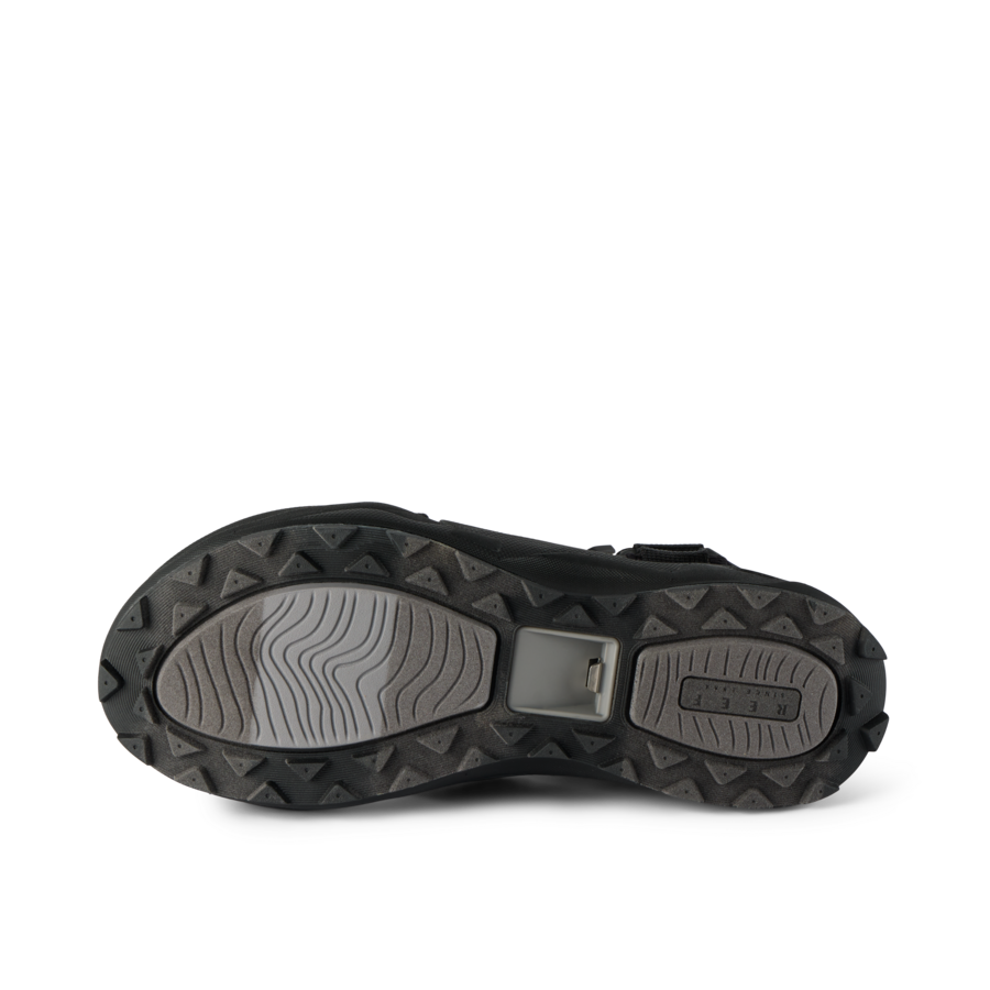 CJ6766_CROSS_SHORE_BLACK_O_shadow-900x900-c4cc11b.png