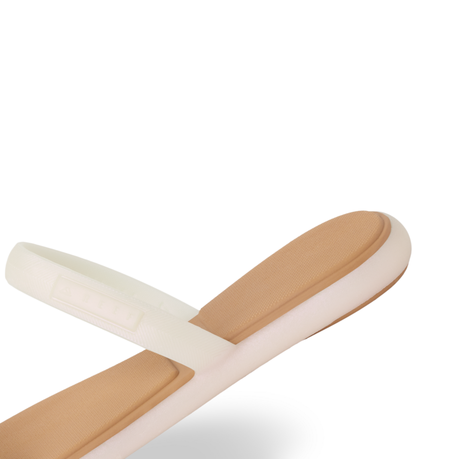 CJ7162_WATERWILLOWMARINA_IRREDESCENT_DTL2_SHADOW-900x900-c4cc11b.png