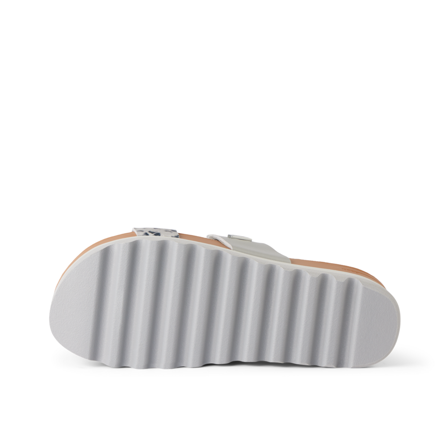 CJ7209_CUSHIONVISTAHI_SNAKEDUO_O-900x900-c4cc11b.png