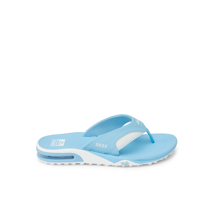 CJ7226_FANNINGPREGAME_LIGHTBLUEWHITE_RS-900x900-c4cc11b.png
