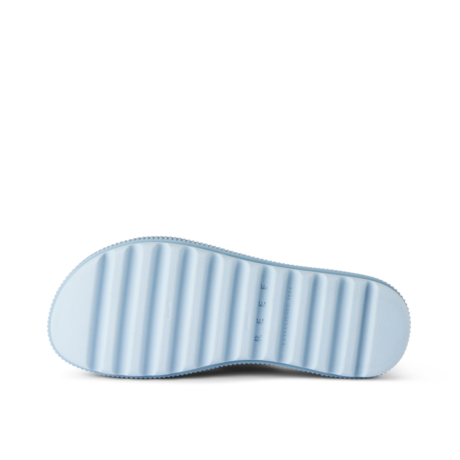 CJ7245_WATERVISTAHIGHER_DUSTYBLUE_O-900x900-c4cc11b.png