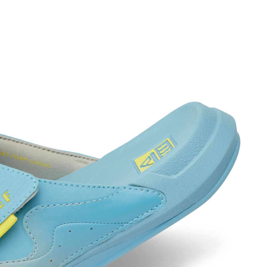CJ7256_SWELL_CRUISER_SLIDE_LIGHT_BLUE_YELLOW_DTL2_png-900x900-c4cc11b.webp