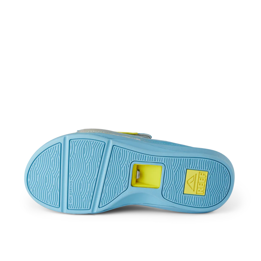 CJ7256_SWELL_CRUISER_SLIDE_LIGHT_BLUE_YELLOW_O-900x900-c4cc11b.webp