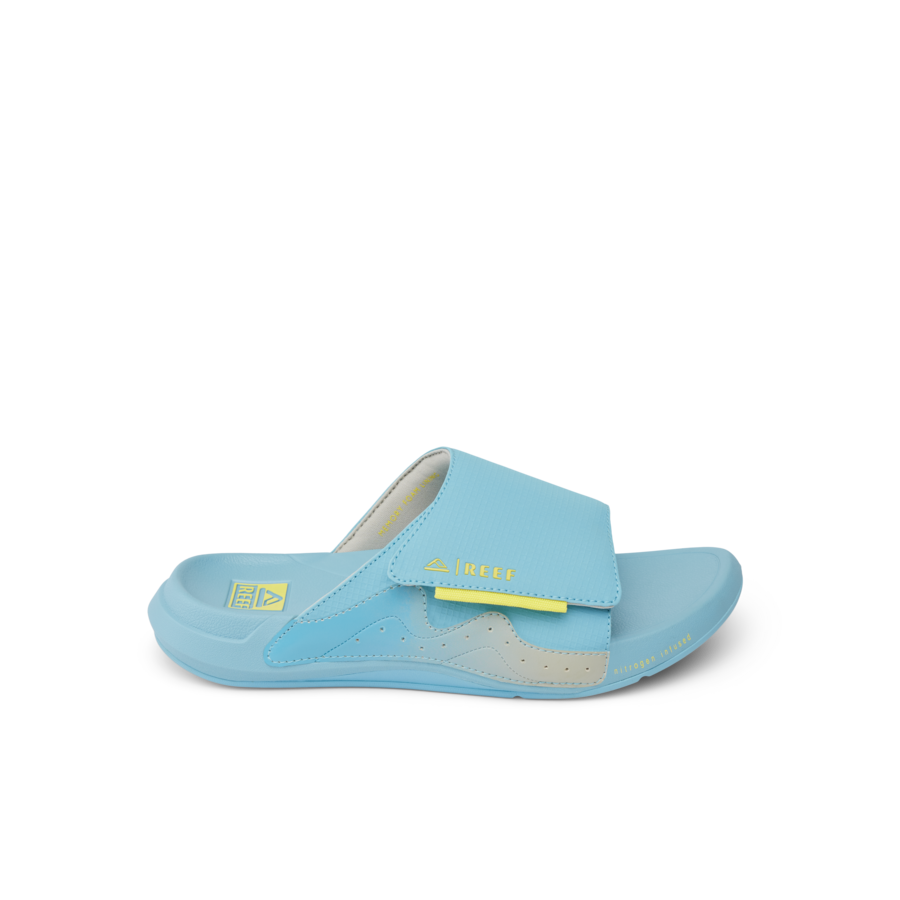 CJ7256_SWELL_CRUISER_SLIDE_LIGHT_BLUE_YELLOW_RS-900x900-c4cc11b.png