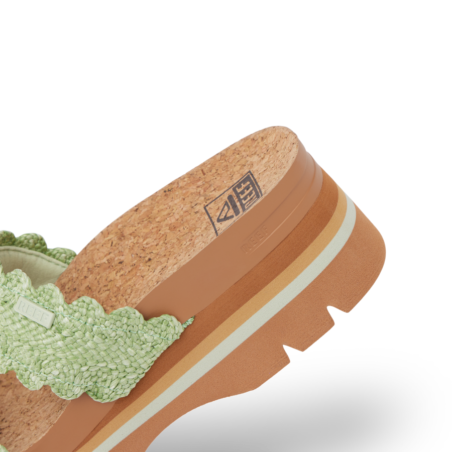 CJ7283_CUSHIONVISTAHIGHER_SCALOPGREEN_DTL2-900x900-c4cc11b.png