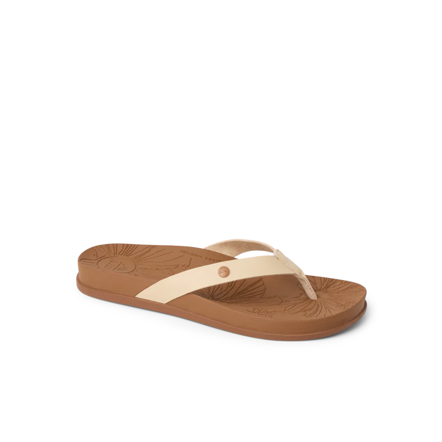 CJ7330_VISTA_PORTO_CRUZ_SHIFTING_SAND_TAN_MAIN_SHADOW-900x900-c4cc11b.webp
