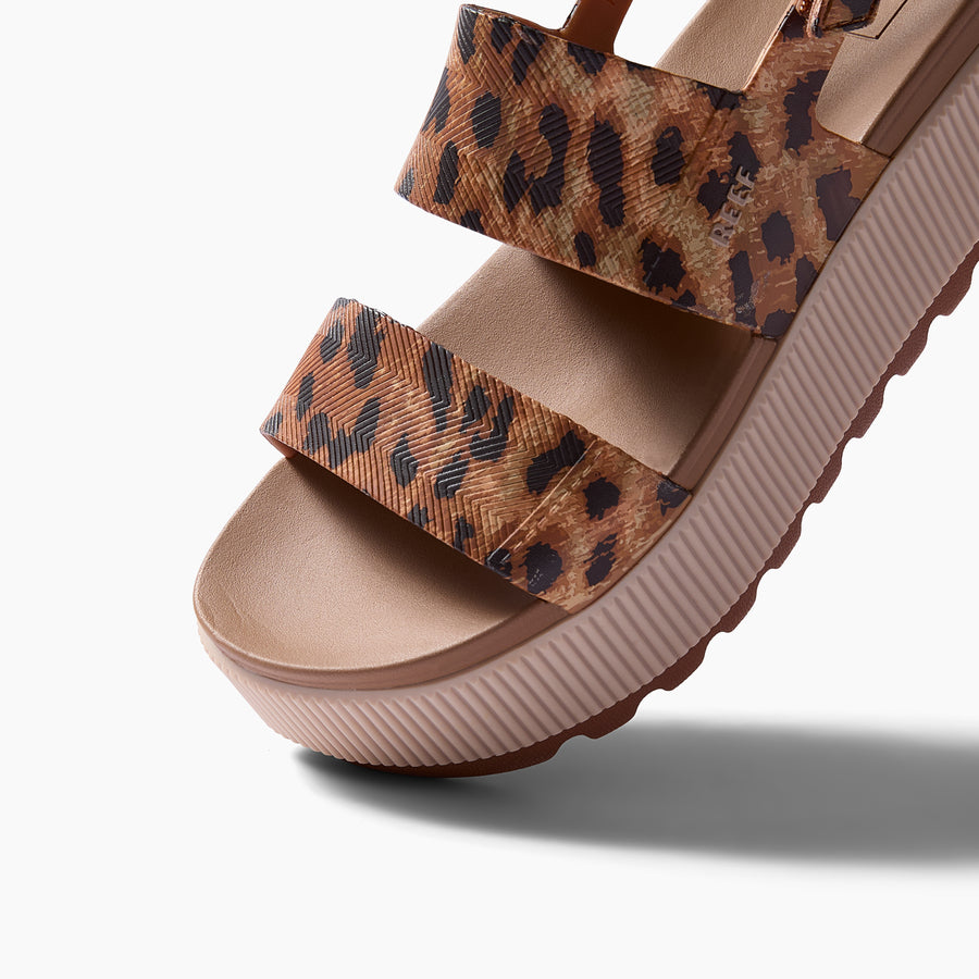 CJ7358_WATERVISTAHIGHER_LEOPARD_DTL1_GREY-900x900-831cf75.jpg