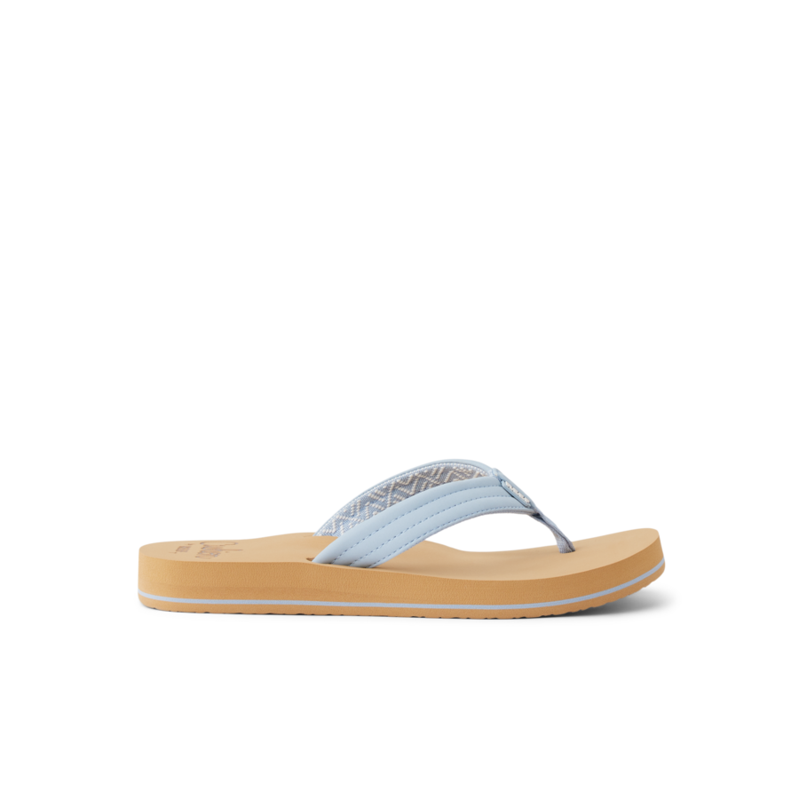 CJ7452_REEF_CUSHION_BREEZE_DUSTY_BLUE_RS_SHADOW-900x900-c4cc11b.png