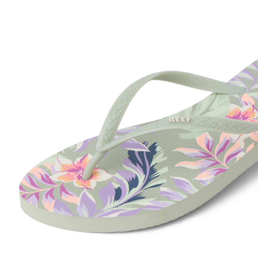 CJ7520_REEF_SEASIDE_PRINTS_SAGE_TROPICAL_DTL1_SHADOW-900x900-c4cc11b.png