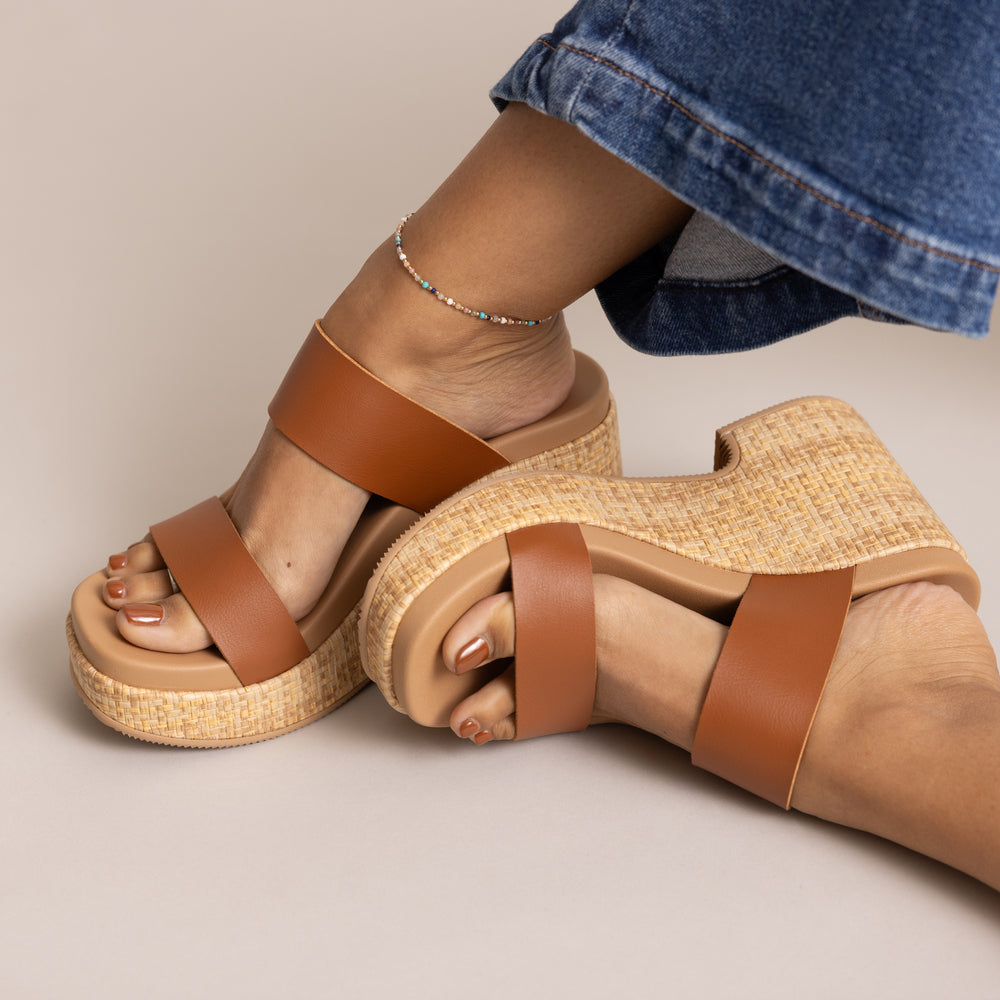 CJ7734_Sunset_Ibiza_Leather_Brown_4623-1500x1000-52290fa_1.jpg