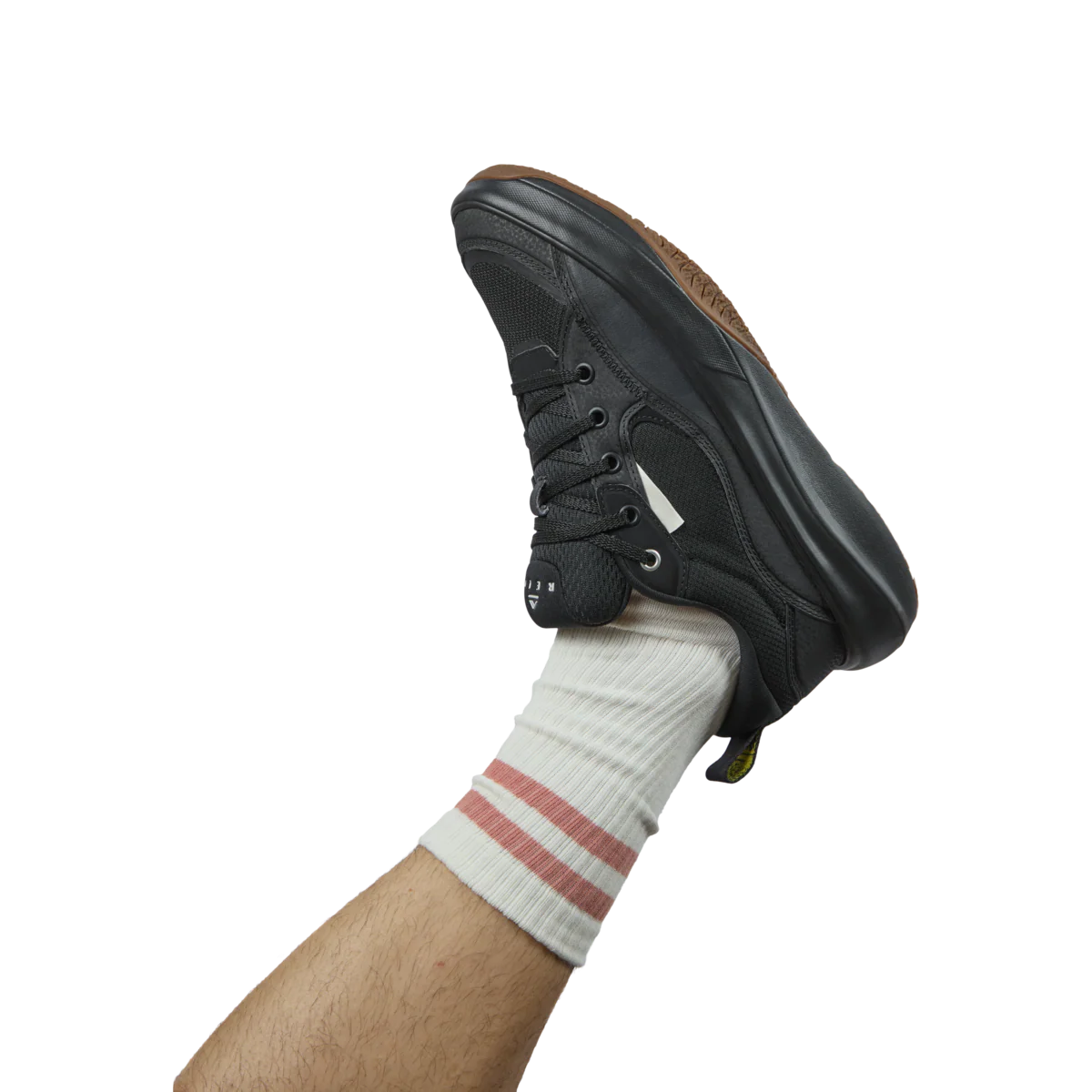 CJ7993_FANNING_BLACK_SILVER_ONBODY_TOEUP_3-1200x1200-28e5ebb.webp