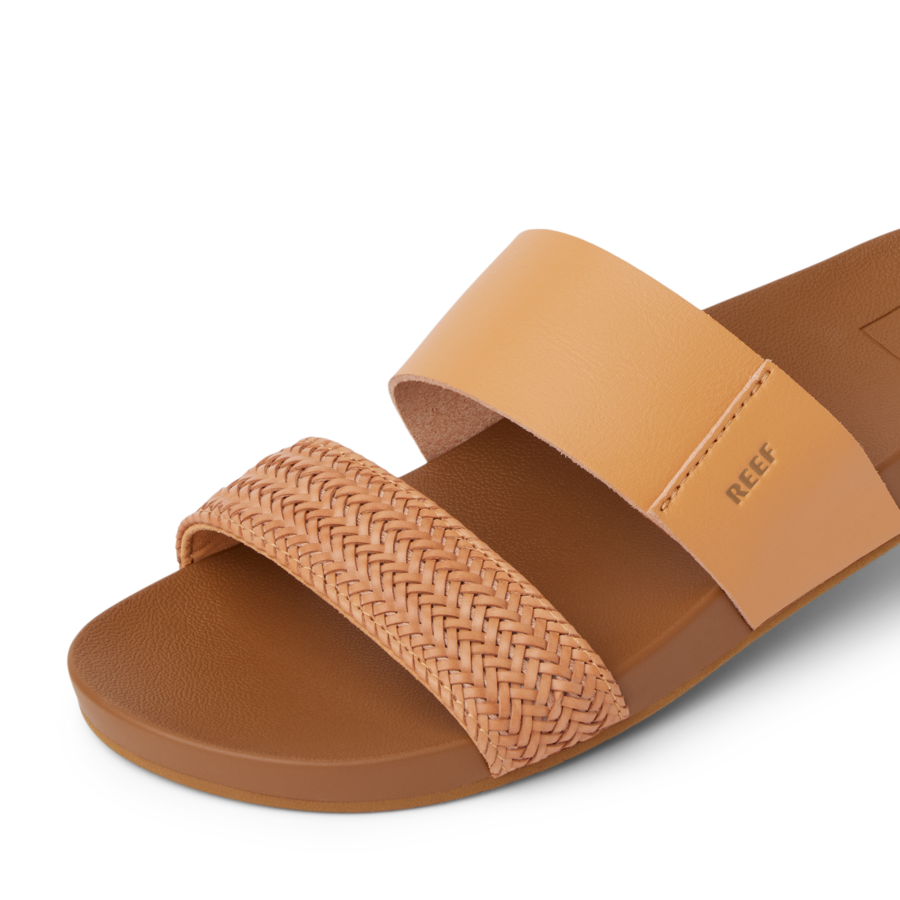 CJ8104_CUSHIONVISTA_NATURALBRAID_DTL1_SHADOW-900x900-c4cc11b.png