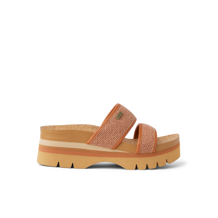 CJ8151_CUSHION_VISTA_HIGHER_AMBER_CANVAS_RS_SHADOW-900x900-c4cc11b_1.png