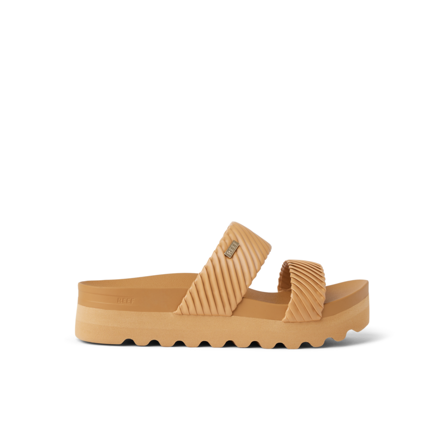 CJ8184_CUSHION_VISTA_HI_TAN_PUFFY_RS_SHADOW-900x900-c4cc11b.png
