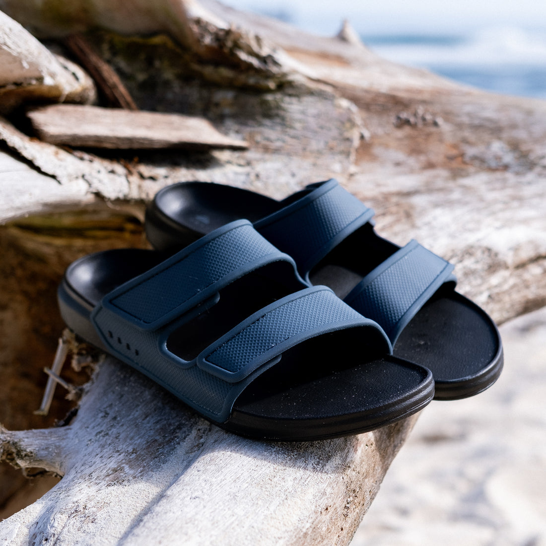 CJ8470_OASIS_ADAPT_ORION_BLACK_39-1830x1220-6821efa_1.jpg