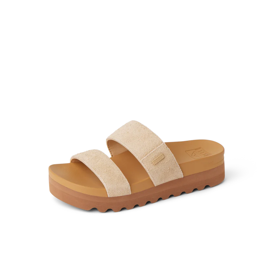 CJ8899_CUSHION_VISTA_HI_SAND_SUEDE_LS_SHADOW-900x900-c4cc11b.webp