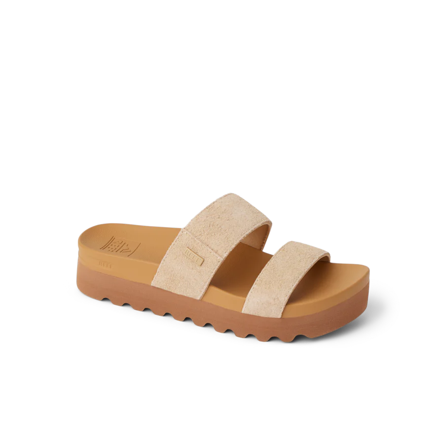 CJ8899_CUSHION_VISTA_HI_SAND_SUEDE_MAIN_SHADOW-900x900-c4cc11b.webp