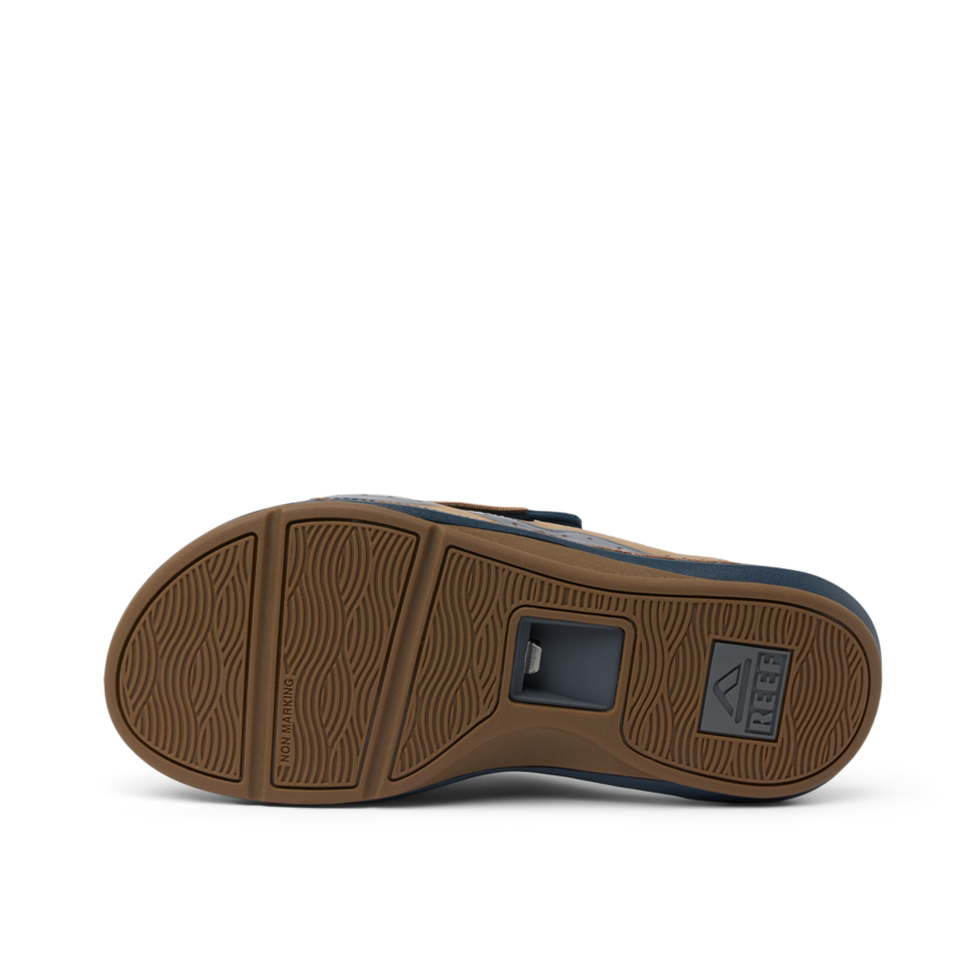 CJ8915_SWELL_CRUISERSLIDE_NAVY_GUM_GREY_O_SHADOW-900x900-c4cc11b.png