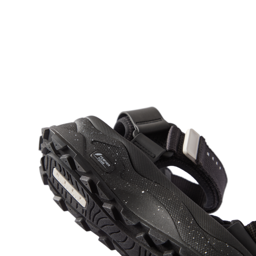 CROSSSHOREBLACKCJ6483_2807-900x900-c4cc11b.png