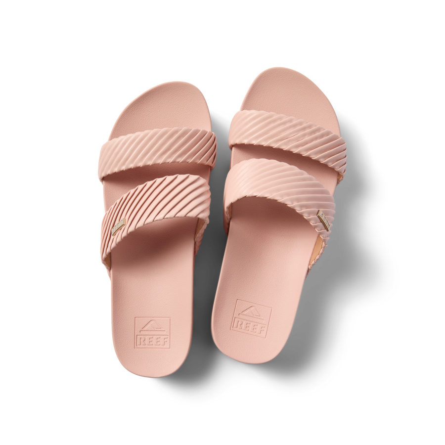 CUSHION_VISTA_HI_BLUSH_PUFFY_CJ8183_2615-900x900-c4cc11b.png