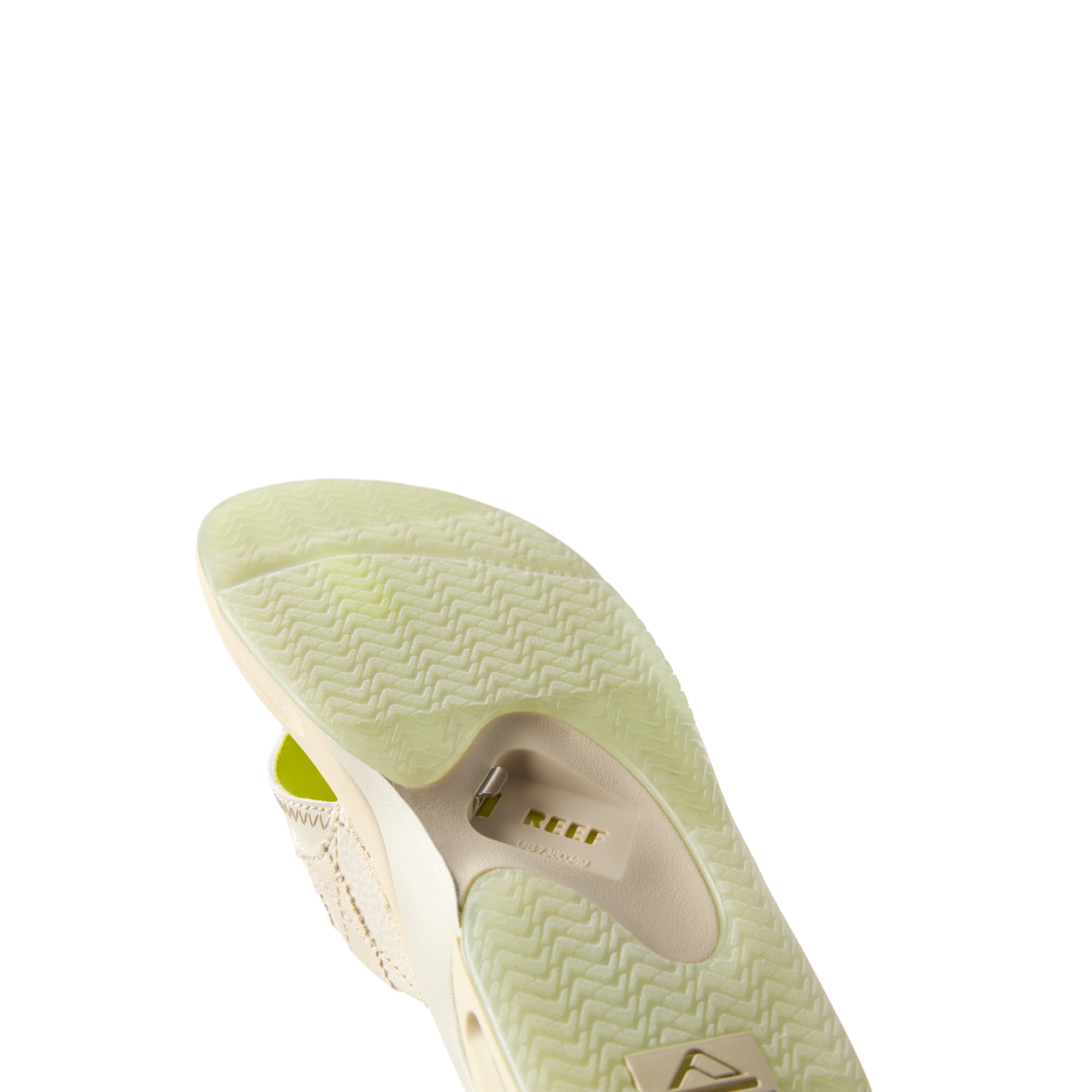 FANNING_MUMMY_CJ8258_18874_WB-2000x2000-064a3d6.png