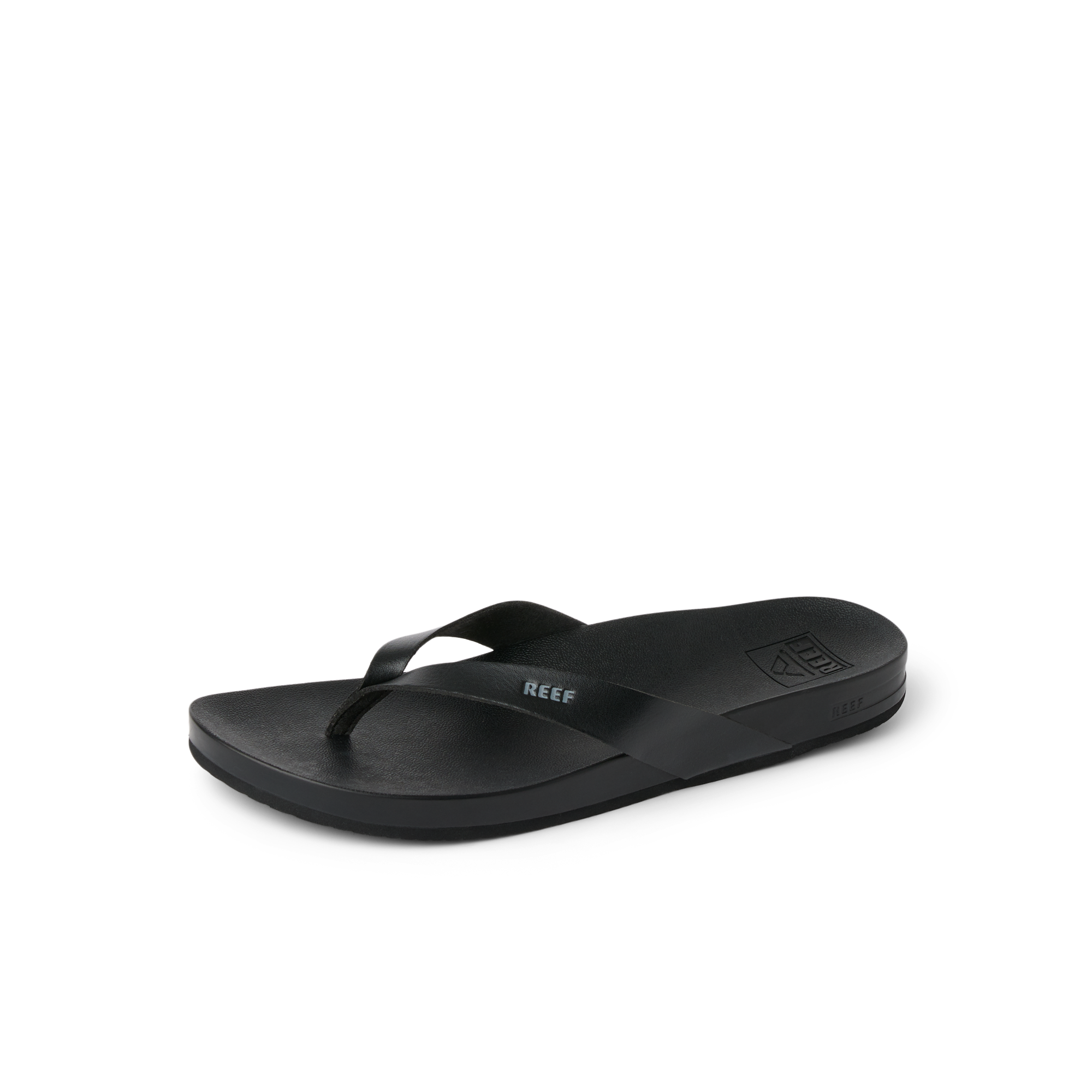 RF0A3FDSBLA_Cushion_Court_Black_LS_SHADOW.png