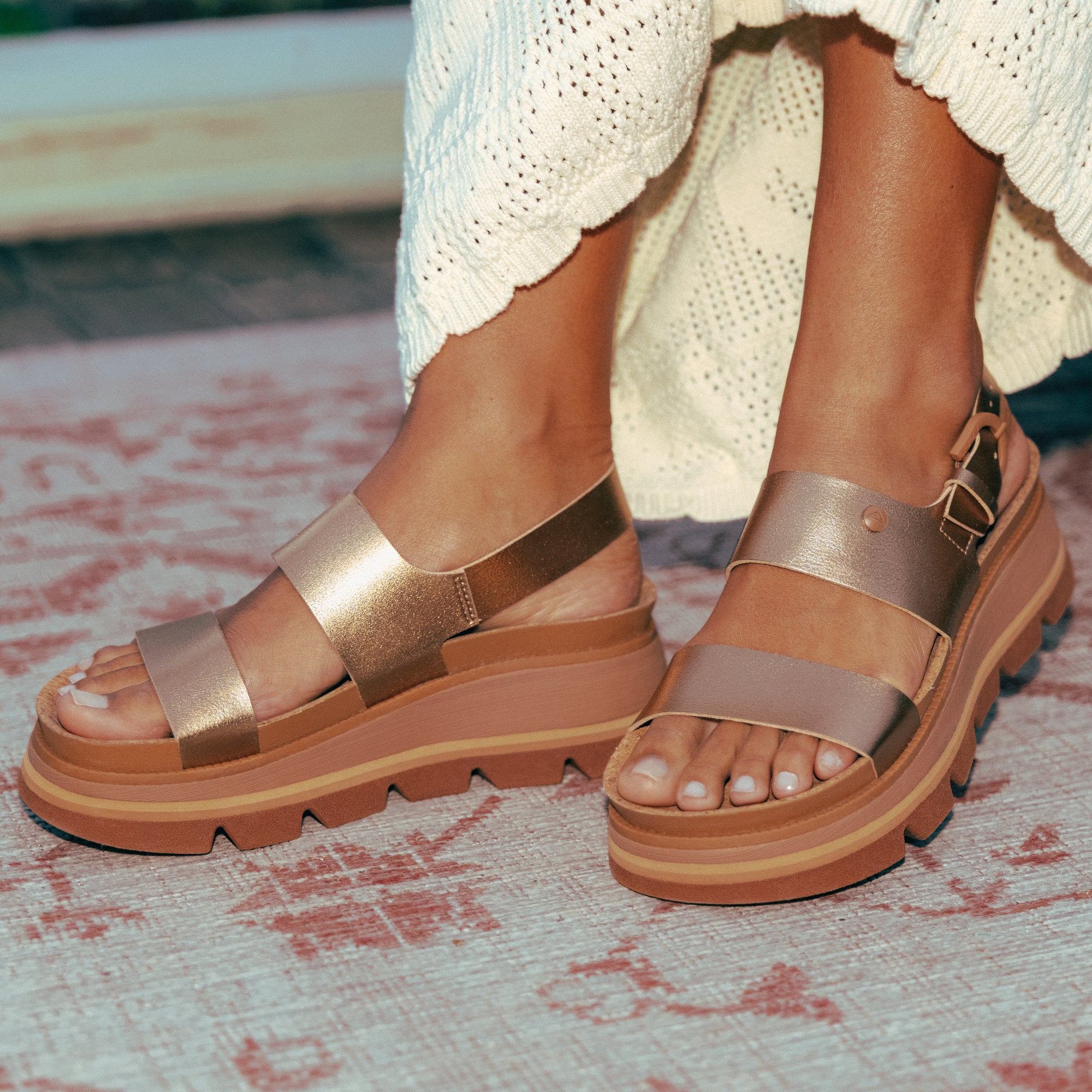 Vista_Luxe_Liah_Sunset_Bronze_CJ8600-09-2-3000x2000-111bcae_1.jpg